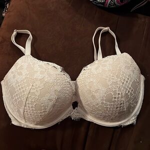 34DD White lace push up bra ✨